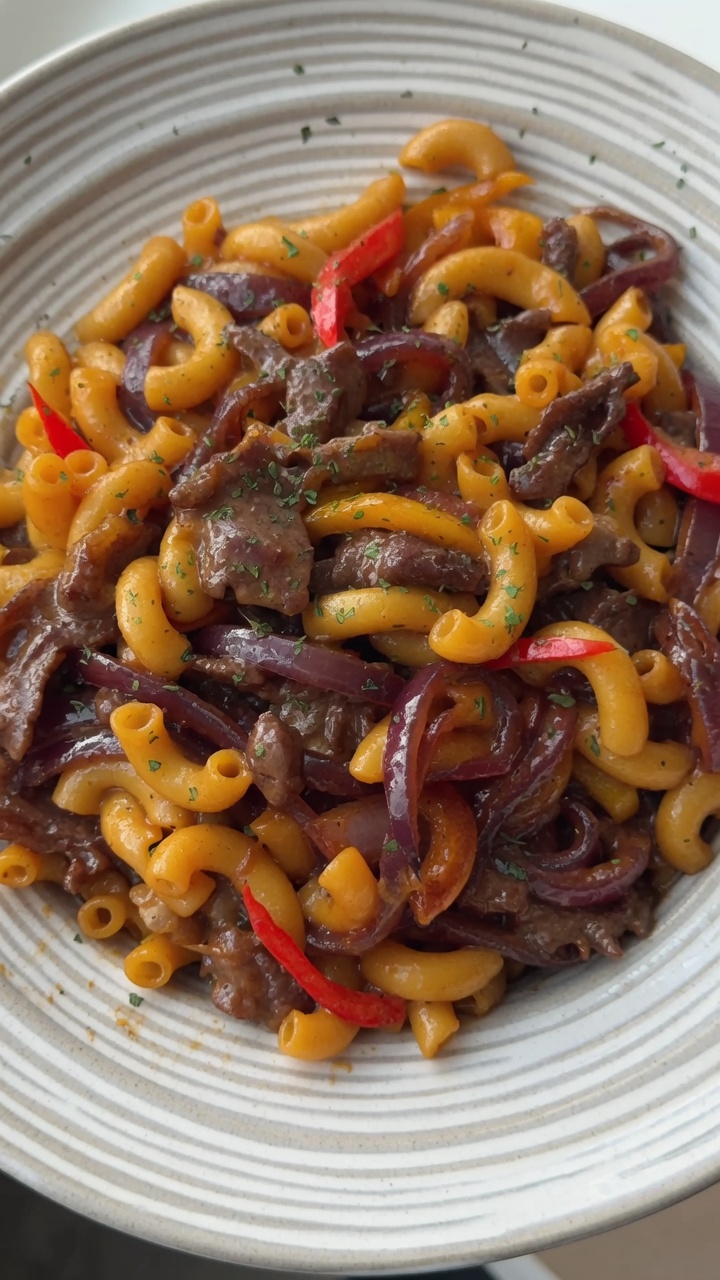 Classic Black Pepper Beef Macaroni