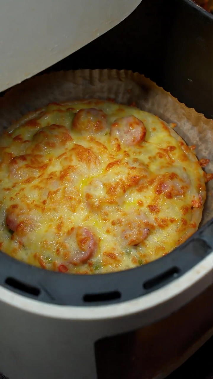 Air Fryer Sausage Pizza (Scallion Pancake Crust)