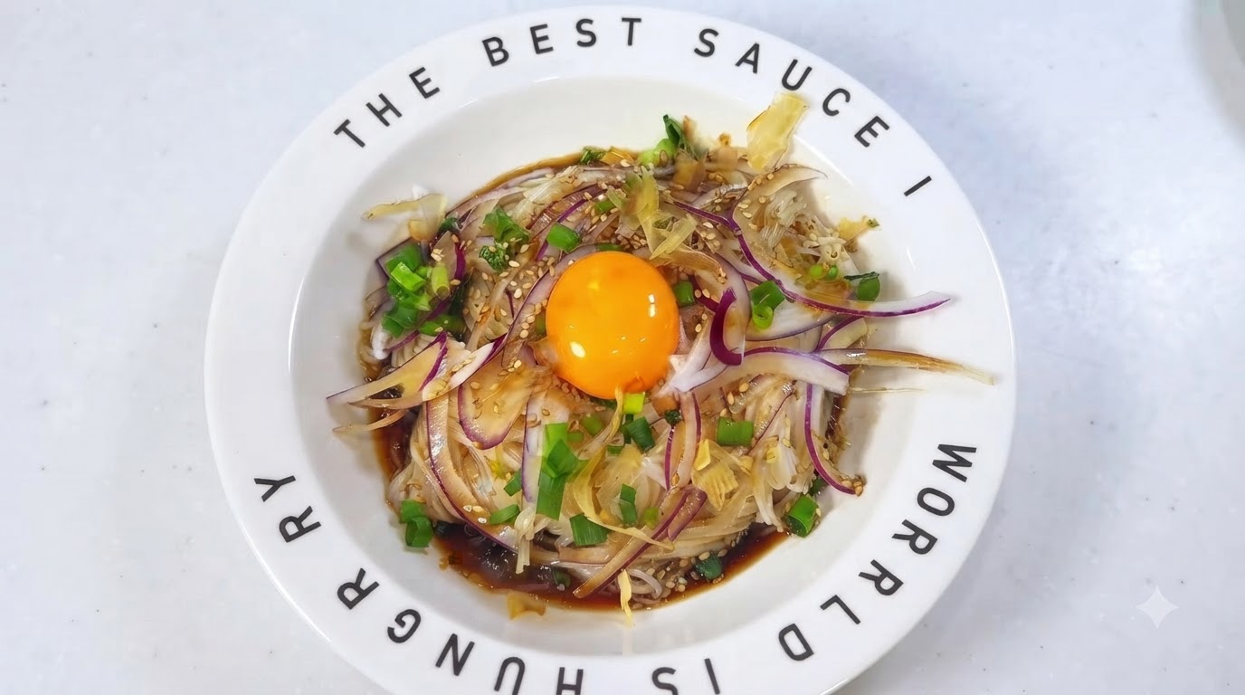 Refreshing Iced Somen Noodles with Red Onion and Tsuyu Sauce